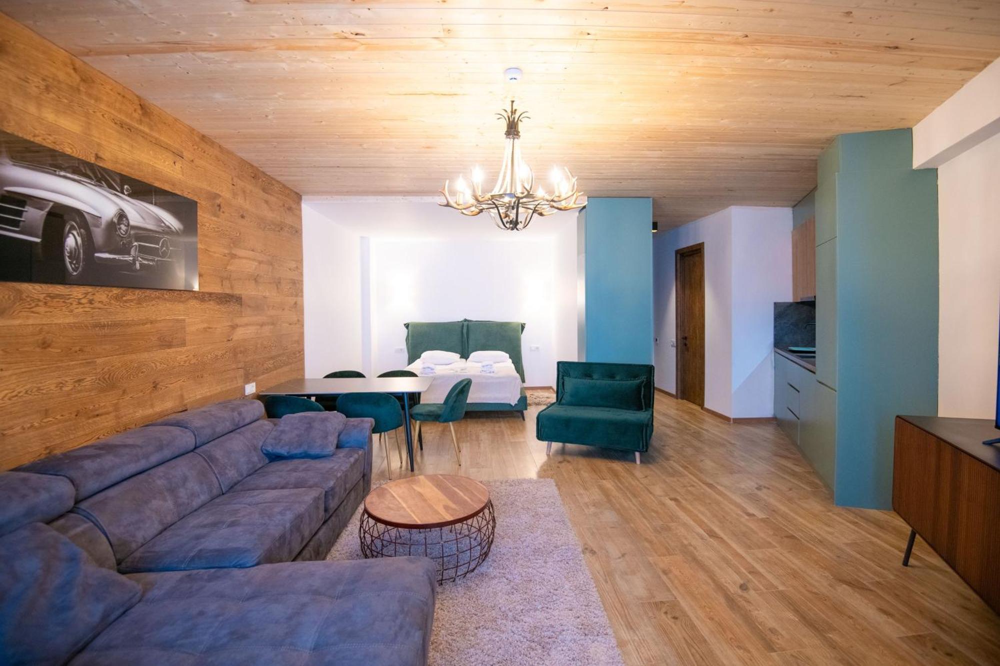 Gudauri Atrium Aparthotel ภายนอก รูปภาพ