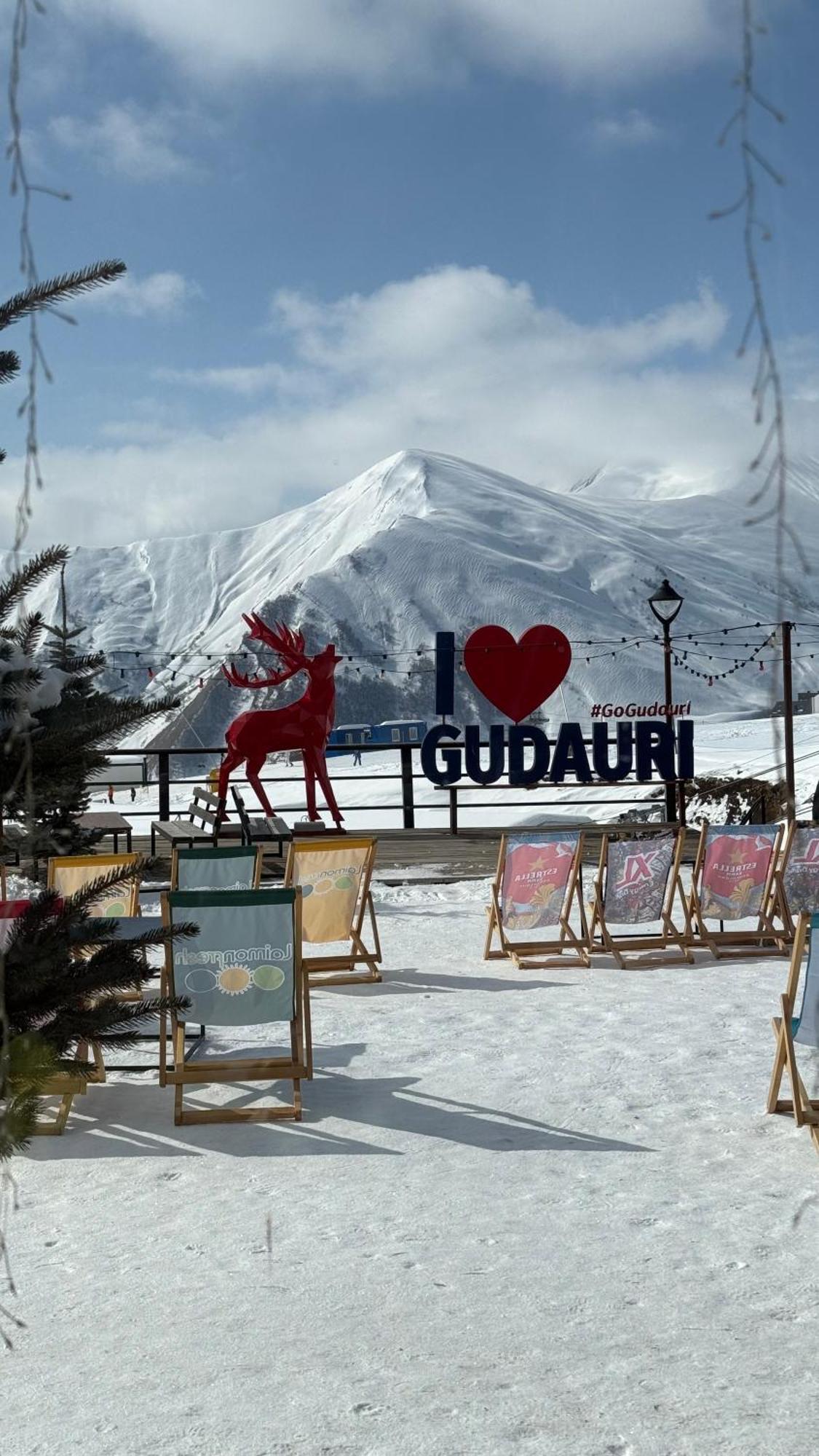 Gudauri Atrium Aparthotel ภายนอก รูปภาพ