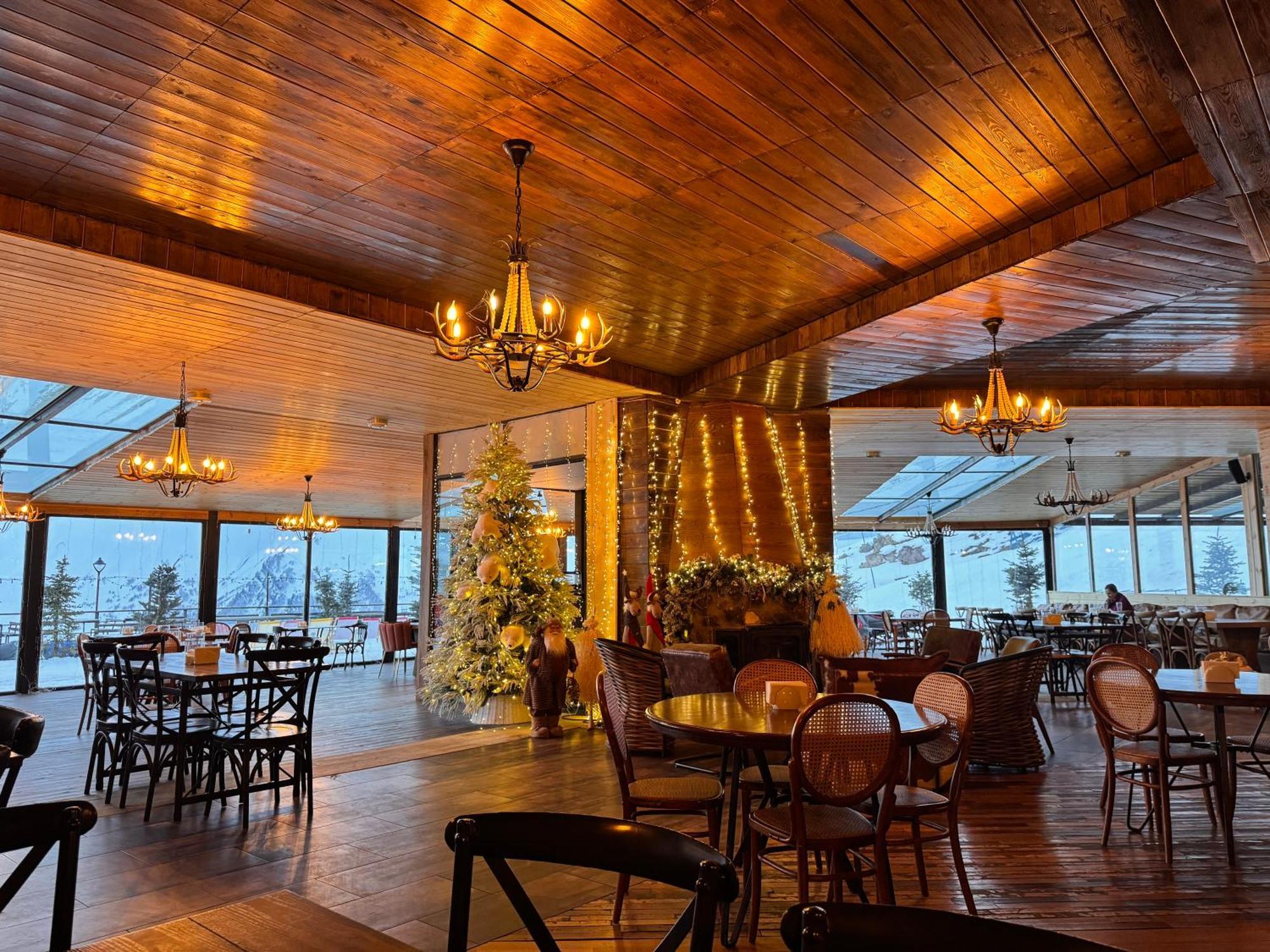 Gudauri Atrium Aparthotel ภายนอก รูปภาพ