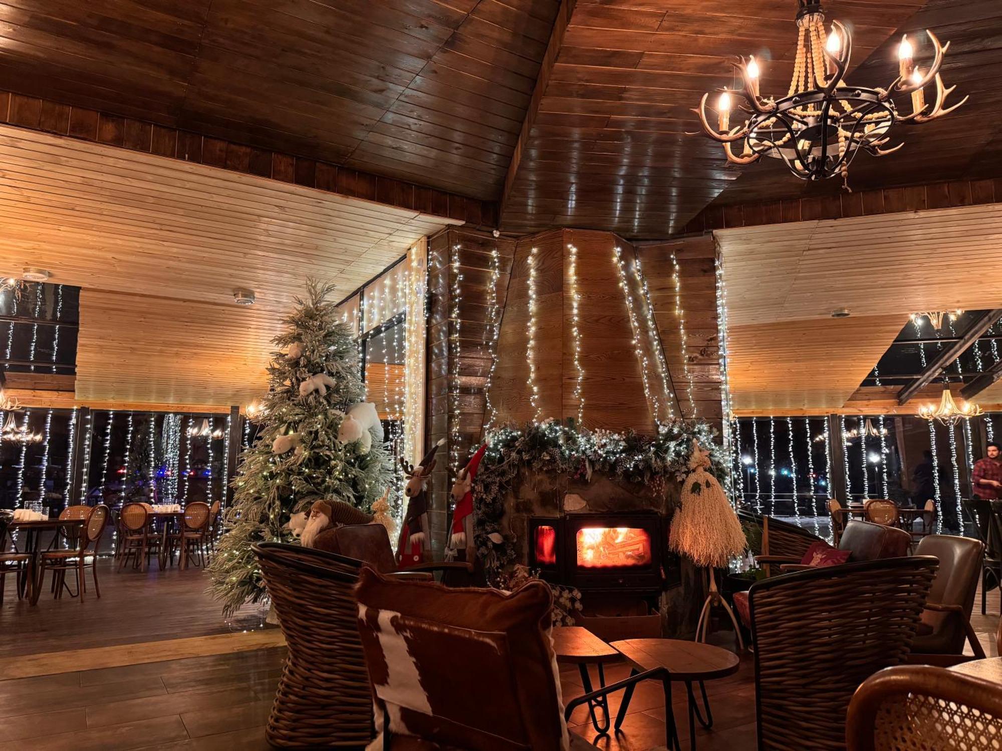 Gudauri Atrium Aparthotel ภายนอก รูปภาพ